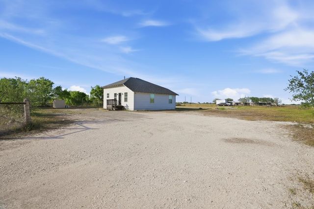264 CR 3522 Cr, Orange Grove, TX 78372