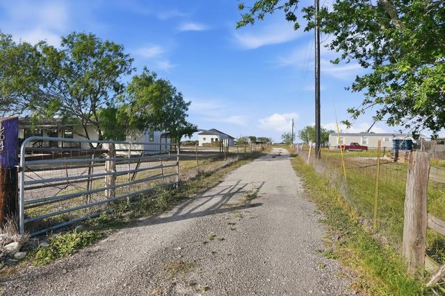 264 CR 3522 Cr, Orange Grove, TX 78372