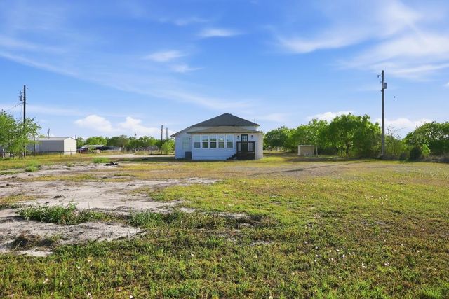 264 CR 3522 Cr, Orange Grove, TX 78372