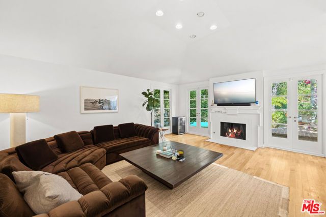 1619 Marmont Avenue, Los Angeles, CA 90069