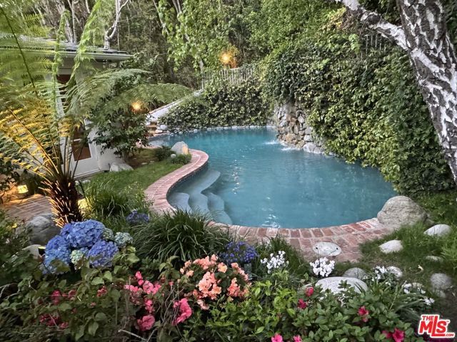 1619 Marmont Avenue, Los Angeles, CA 90069