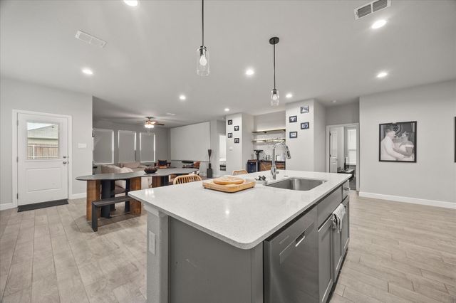 1009 Croxley Way, Fort Worth, TX 76247