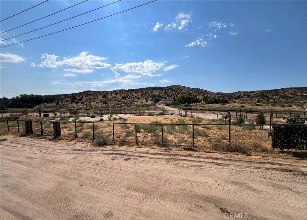 13375 Summit Valley Road, Hesperia, CA 92345