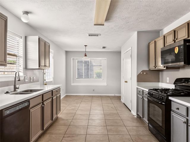 4914 Jasmine Meadows Lane, Humble, TX 77346
