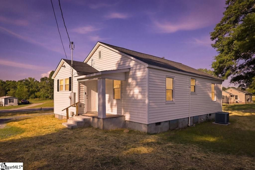 7604 252 Highway, Honea Path, SC 29654