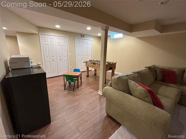 22177 Hazelton Court, Novi, MI 48374