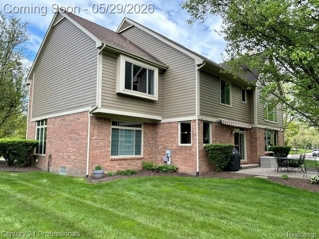 22177 Hazelton Court, Novi, MI 48374