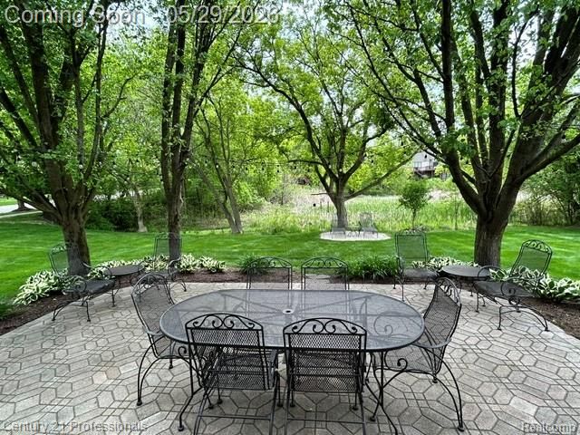 22177 Hazelton Court, Novi, MI 48374