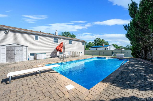158 Saint Nicholas Avenue, Smithtown, NY 11787