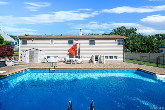 158 Saint Nicholas Avenue, Smithtown, NY 11787