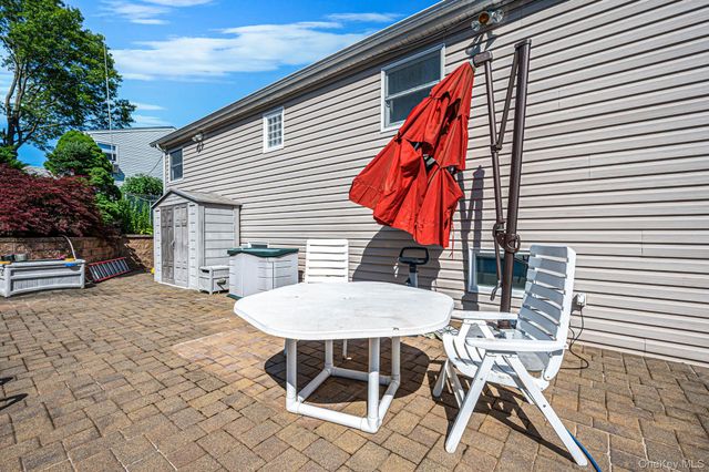 158 Saint Nicholas Avenue, Smithtown, NY 11787