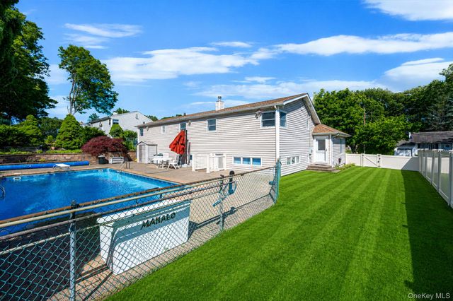 158 Saint Nicholas Avenue, Smithtown, NY 11787
