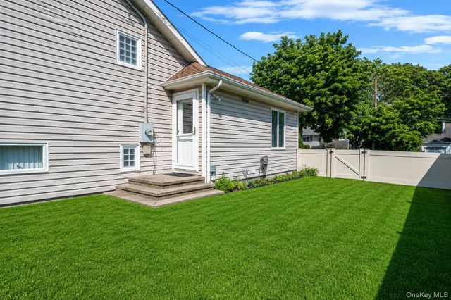 158 Saint Nicholas Avenue, Smithtown, NY 11787