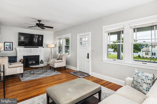 208 EDGEWATER DR, Edgewater, MD 21037