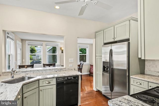 208 EDGEWATER DR, Edgewater, MD 21037
