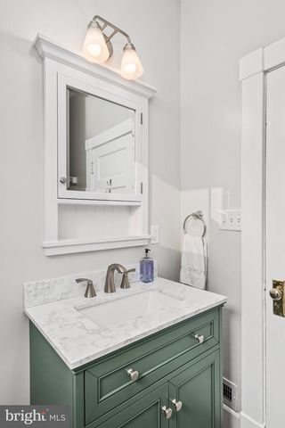 208 EDGEWATER DR, Edgewater, MD 21037