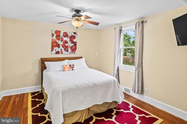 208 EDGEWATER DR, Edgewater, MD 21037