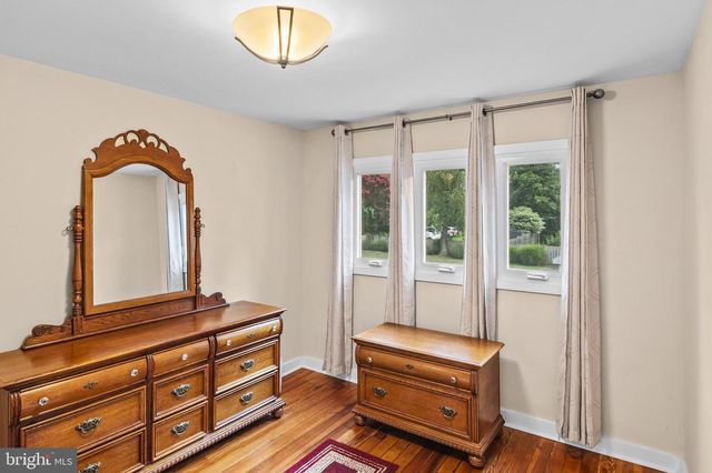 208 EDGEWATER DR, Edgewater, MD 21037