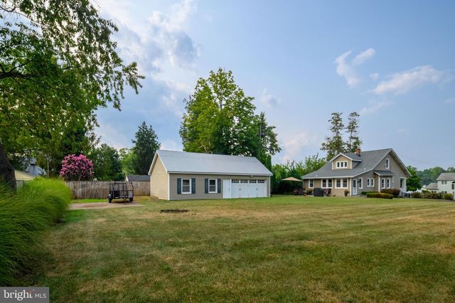208 EDGEWATER DR, Edgewater, MD 21037