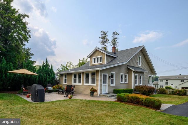 208 EDGEWATER DR, Edgewater, MD 21037