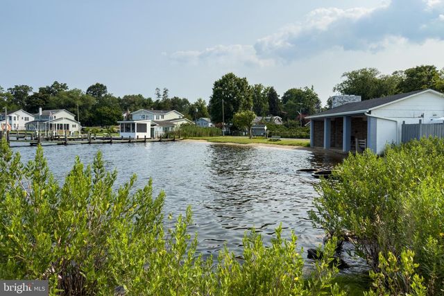 208 EDGEWATER DR, Edgewater, MD 21037