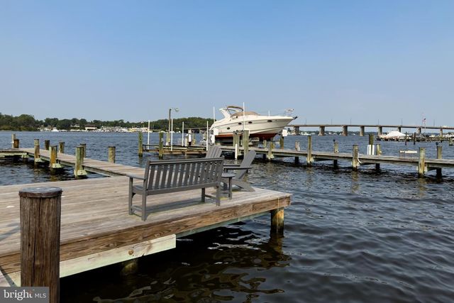 208 EDGEWATER DR, Edgewater, MD 21037