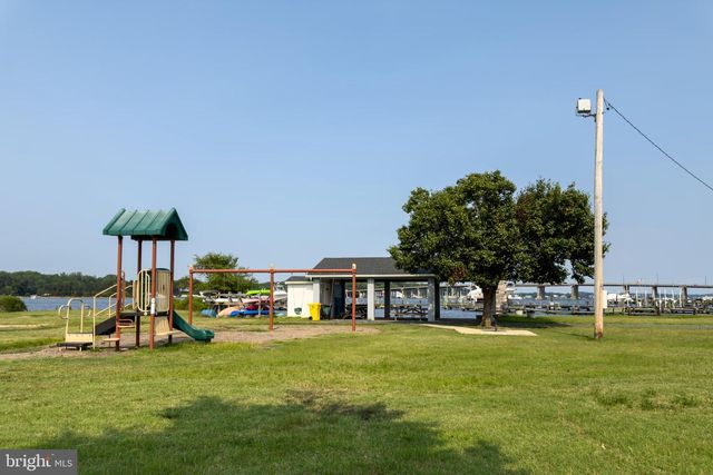 208 EDGEWATER DR, Edgewater, MD 21037
