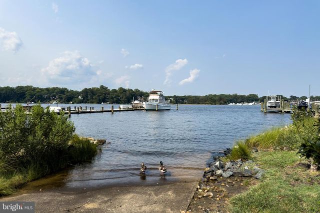208 EDGEWATER DR, Edgewater, MD 21037