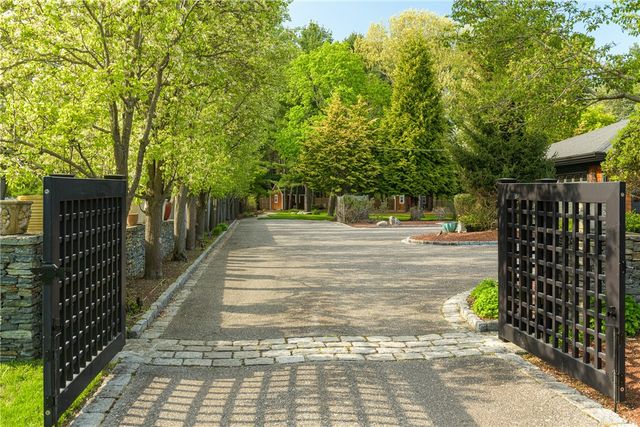 77 Janice Road, Warwick, RI 02886