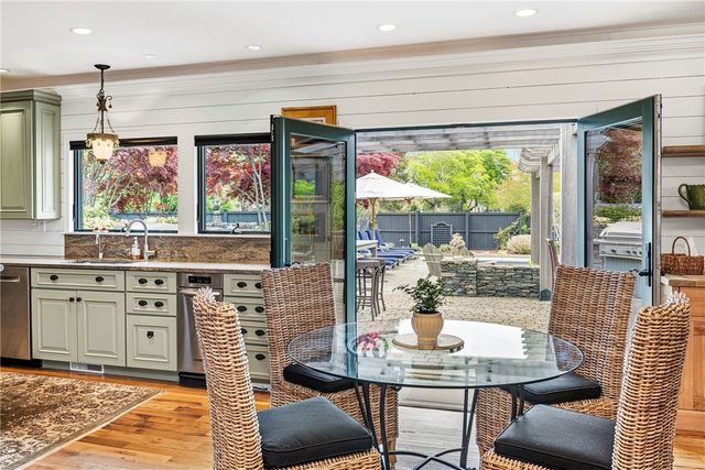 77 Janice Road, Warwick, RI 02886