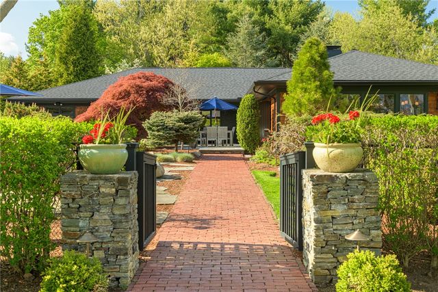77 Janice Road, Warwick, RI 02886