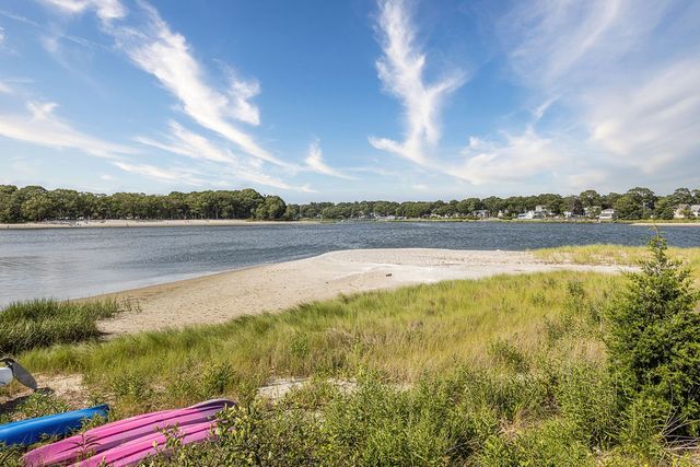 77 Janice Road, Warwick, RI 02886
