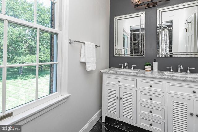 68 FIELDSTONE RD, Skillman, NJ 08558