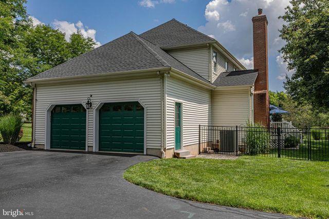 68 FIELDSTONE RD, Skillman, NJ 08558