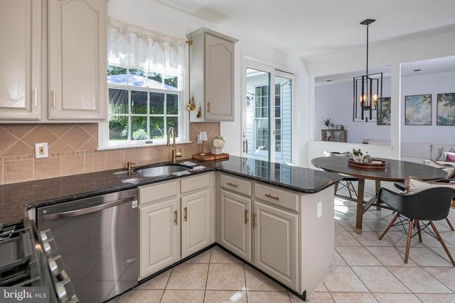 68 FIELDSTONE RD, Skillman, NJ 08558