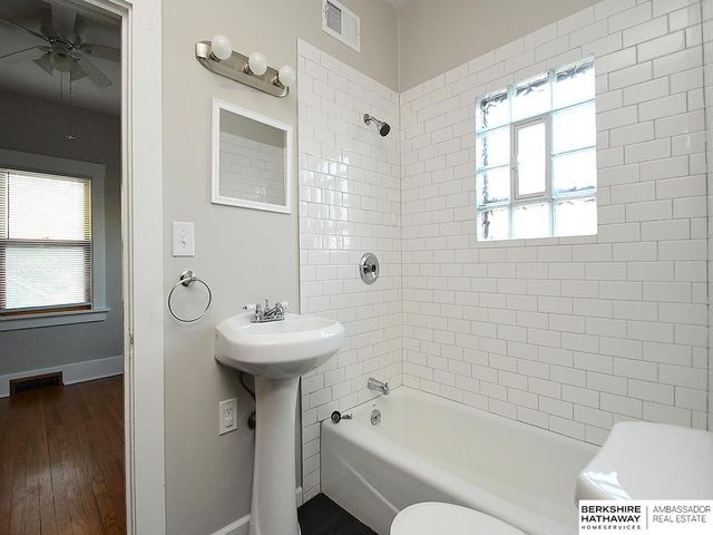 628 N 47 Street, Omaha, NE 68132