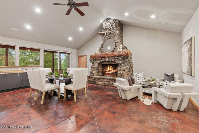 672 Hopkins RD, Sandpoint, ID 83864