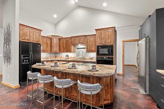 672 Hopkins RD, Sandpoint, ID 83864