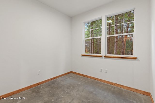 672 Hopkins RD, Sandpoint, ID 83864