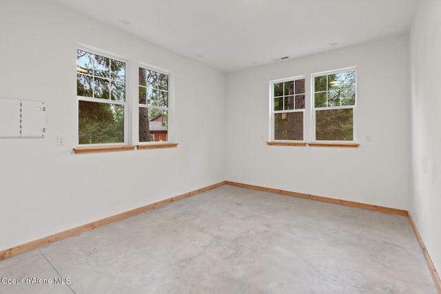 672 Hopkins RD, Sandpoint, ID 83864