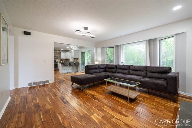 1286 Bentree, Grand Rapids, MI 49508