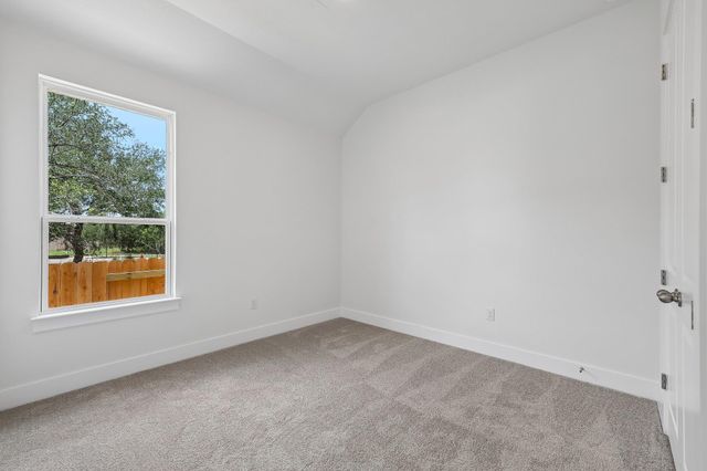135 Comfort DR, Buda, TX 78610