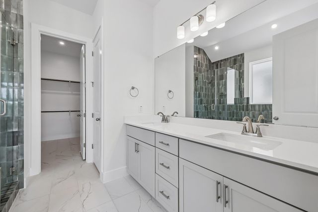 135 Comfort DR, Buda, TX 78610
