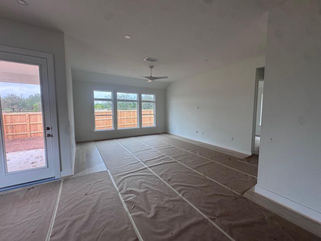 135 Comfort DR, Buda, TX 78610