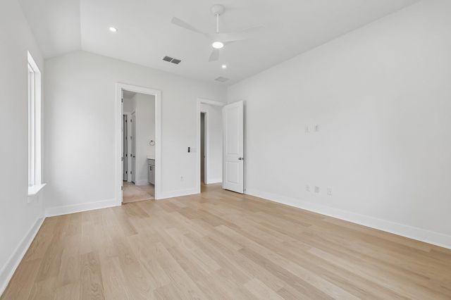 135 Comfort DR, Buda, TX 78610
