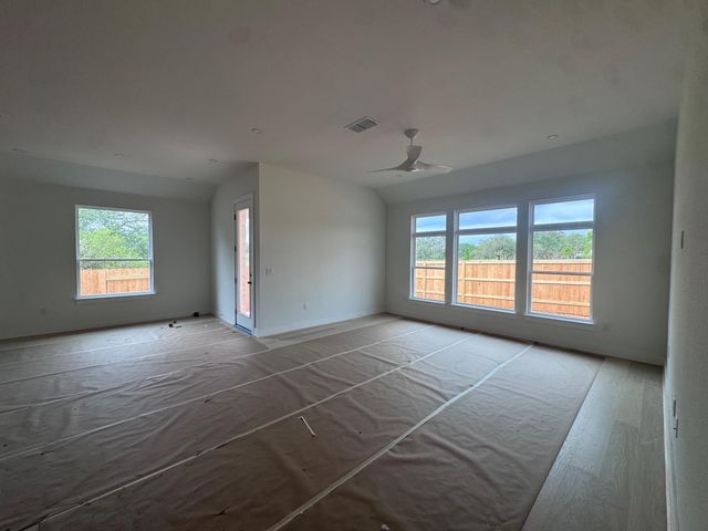 135 Comfort DR, Buda, TX 78610