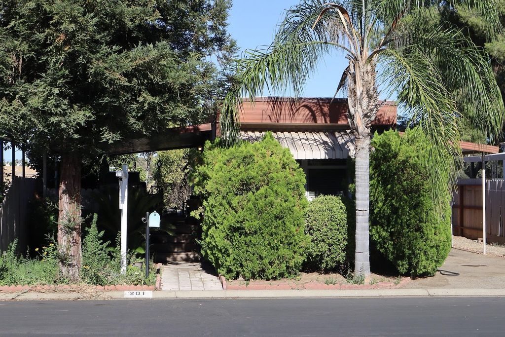 9360 N 9360 N Blackstone Ave # 201, Fresno, CA 93720