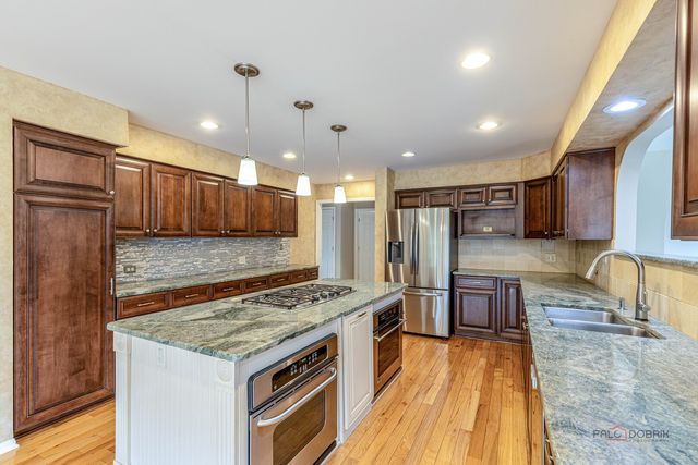 383 Barn Swallow Lane, Vernon Hills, IL 60061