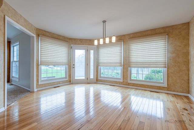 383 Barn Swallow Lane, Vernon Hills, IL 60061