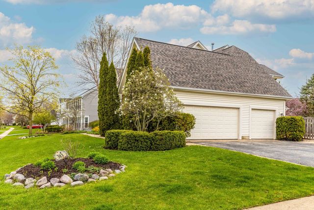 383 Barn Swallow Lane, Vernon Hills, IL 60061